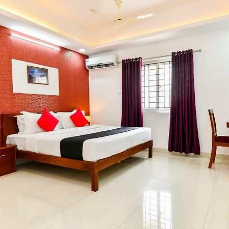 Hotel Hilite Inn Kochi Buitenkant foto