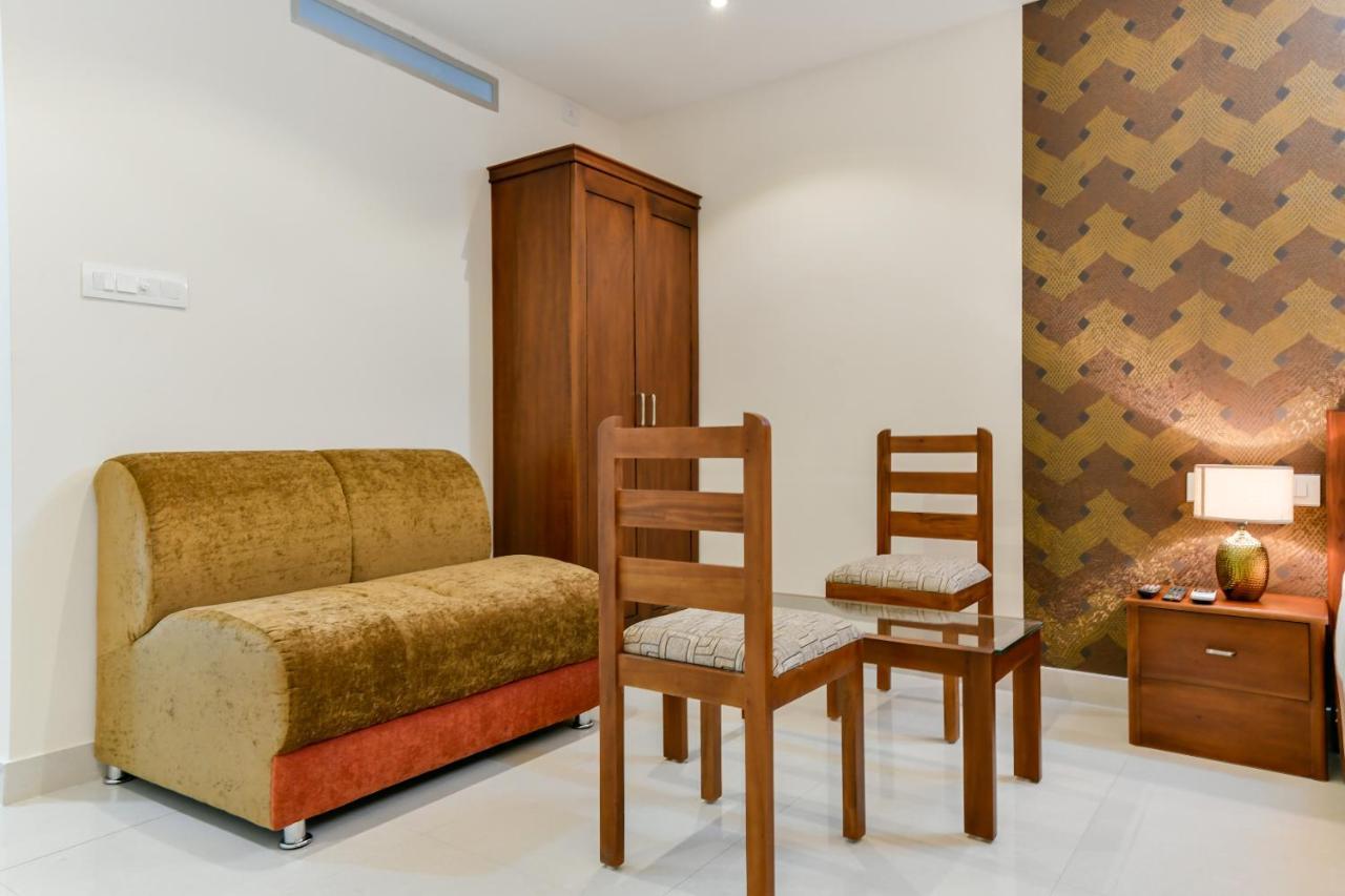 Hotel Hilite Inn Kochi Buitenkant foto
