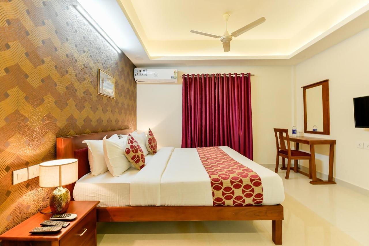 Hotel Hilite Inn Kochi Buitenkant foto